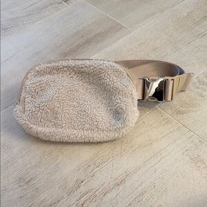 Lululemon Sherpa Belt Bag with Silver Buckle